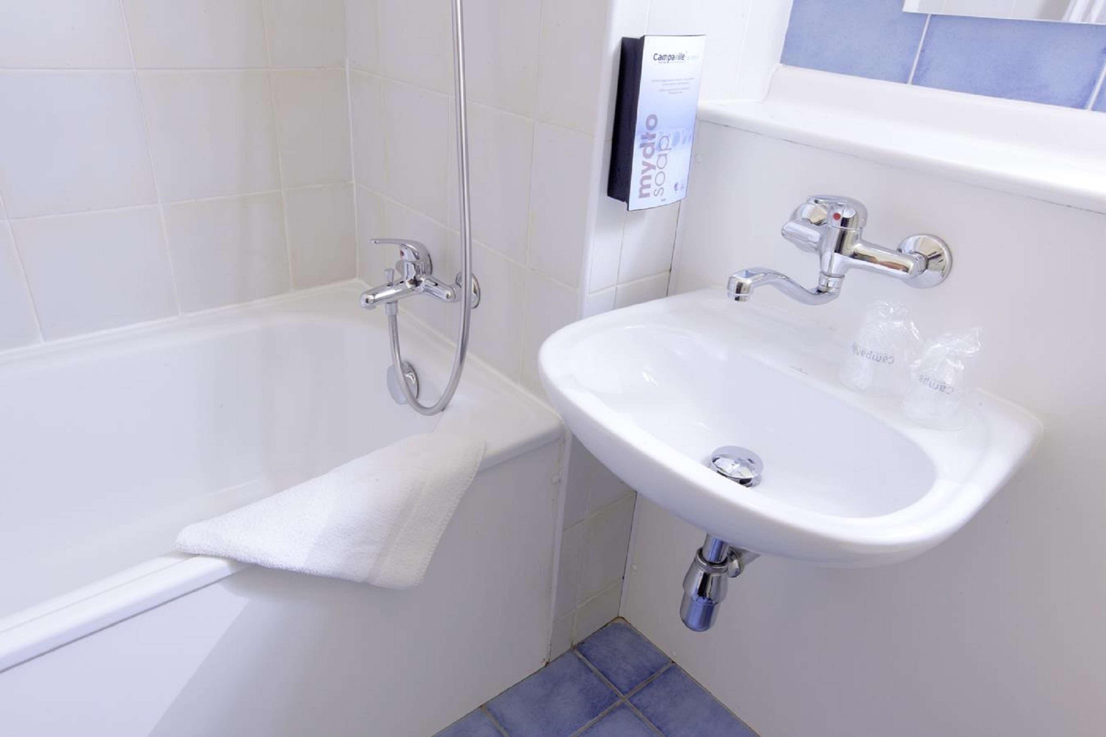 Campanile Saint-Avold Hotel Bagian luar foto
