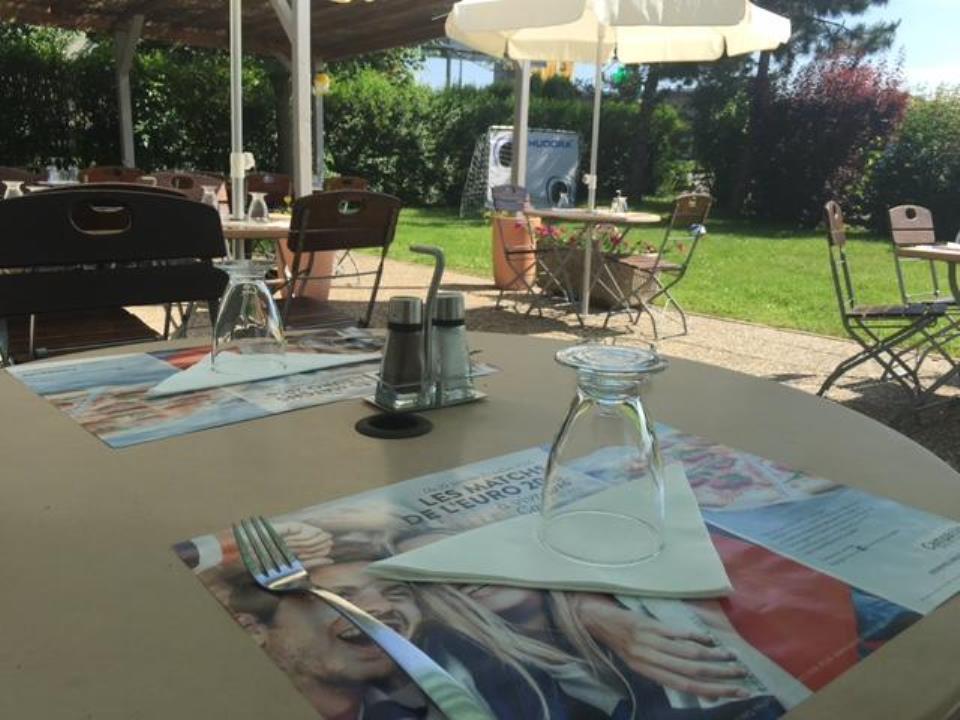 Campanile Saint-Avold Hotel Bagian luar foto