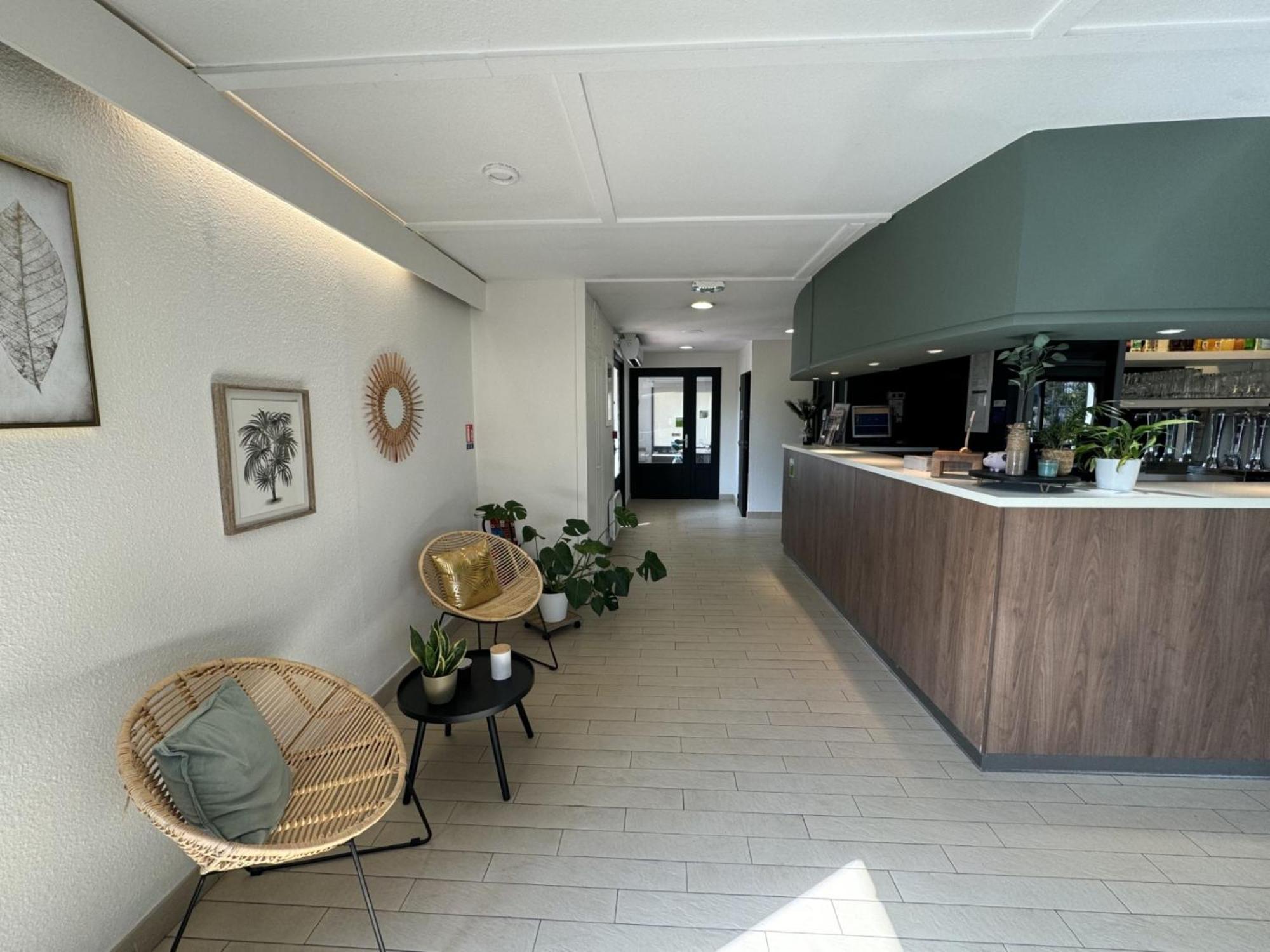 Campanile Saint-Avold Hotel Bagian luar foto
